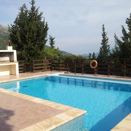 Villas Ormofia & Ourania * Agia Efimia